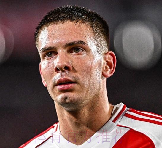 罗马诺：皇马仍对16岁中场马斯坦托诺感兴趣